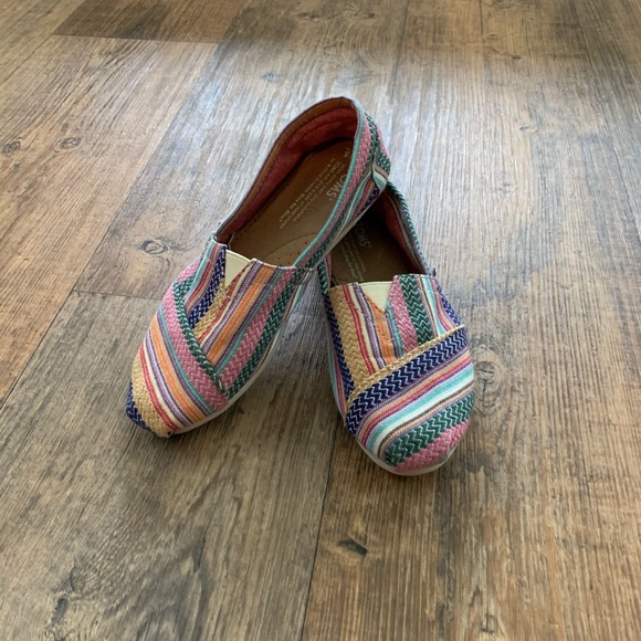 Toms Shoes - Toms Women's Colorful Printed Size 5